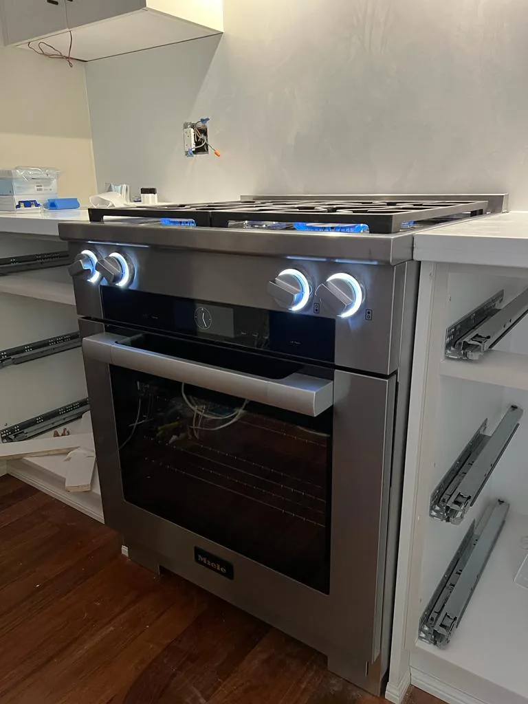 Professional gas oven and range installation